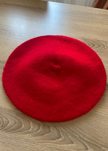 Kedi Figürlü Siyah Eldiven ve Kırmızı Bere - Görsel 2