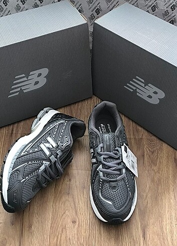 NEW BALANCE SPOR AYAKKABI İTHAL ÜRÜN BARKODLU ÜRÜN 