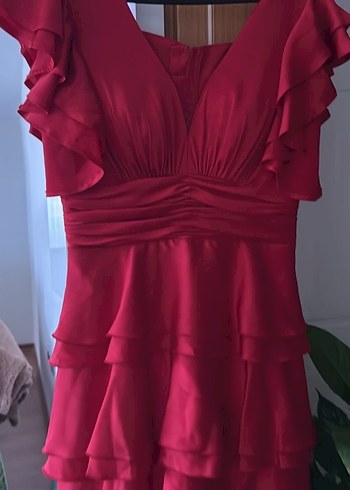 Kırmızı uzun  V Yakalı Fırfırlı Abiye Elbise - Görsel 4