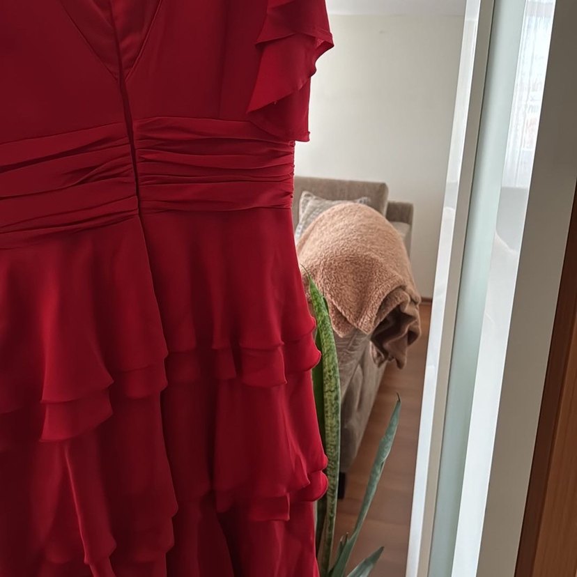 Kırmızı uzun  V Yakalı Fırfırlı Abiye Elbise - Görsel 3