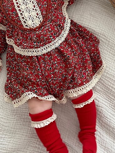 Diğer Kırmızı otantik bebek elbise ve çorap