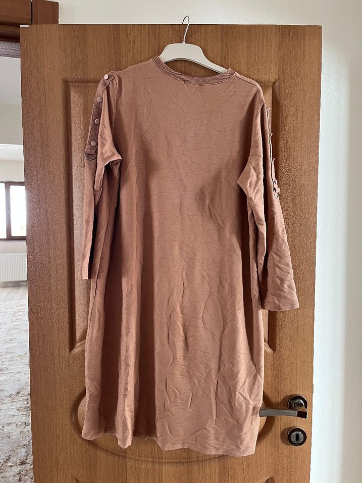 Bej Uzun Kollu Düğmeli Kadın Tunik - Görsel 4