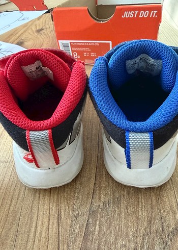 24 Beden Nike Erkek Çocuk Spor Ayakkabı