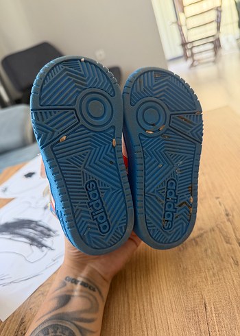 24 Beden beyaz Renk Adidas Erkek Çocuk Beyaz Renkli Spor Ayakkabı