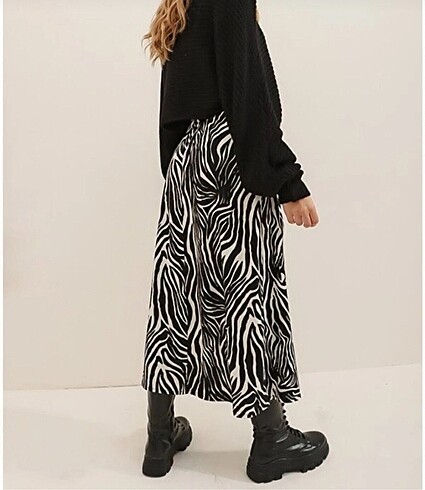 Diğer Zebra Desenli Midi Etek