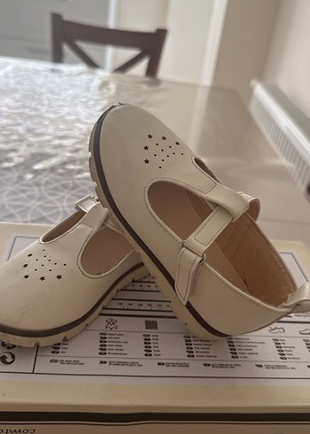 Kız Çocuk Beyaz Tokalı Babet Ayakkabı - Görsel 2