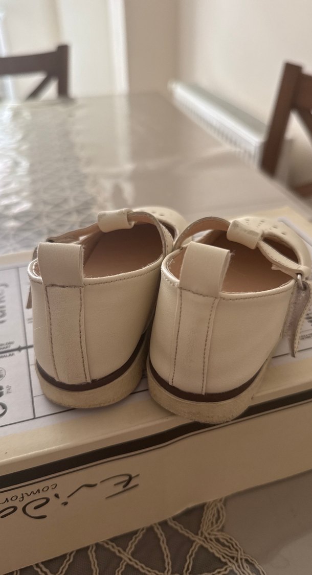 Kız Çocuk Beyaz Tokalı Babet Ayakkabı - Görsel 3