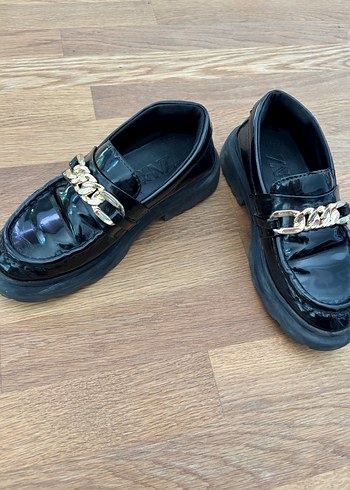 Zincir Detaylı Parlak Siyah çocuk Loafer - Görsel 3