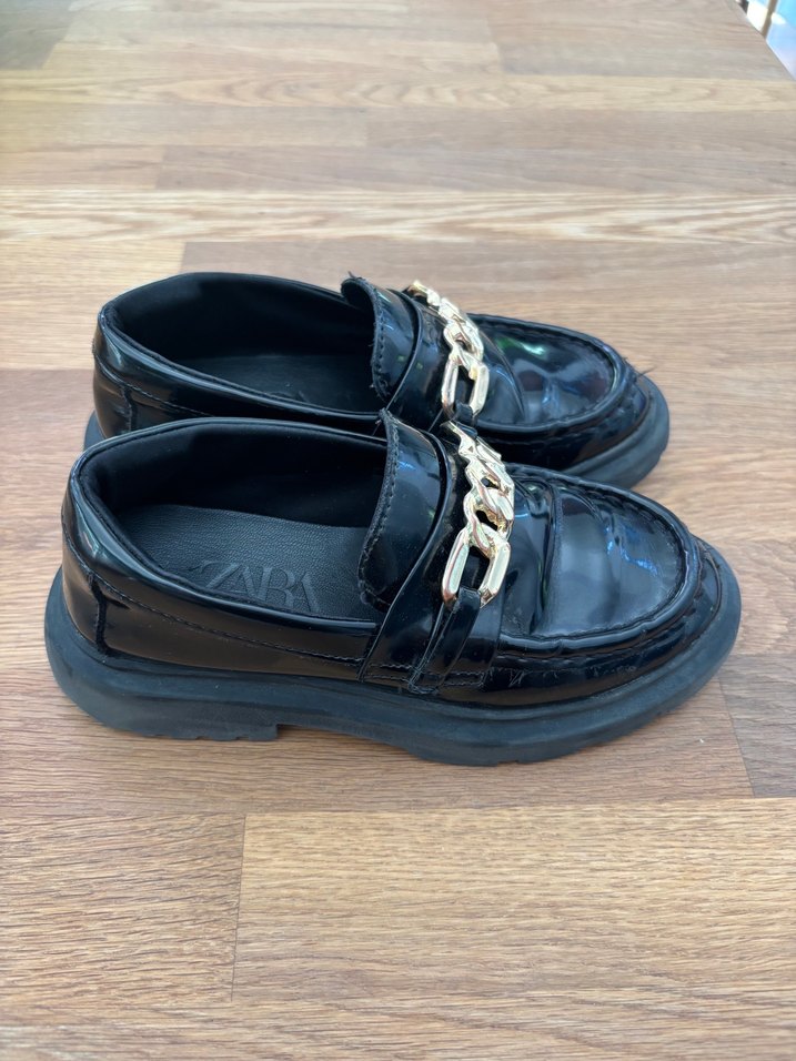 Zincir Detaylı Parlak Siyah çocuk Loafer - Görsel 2