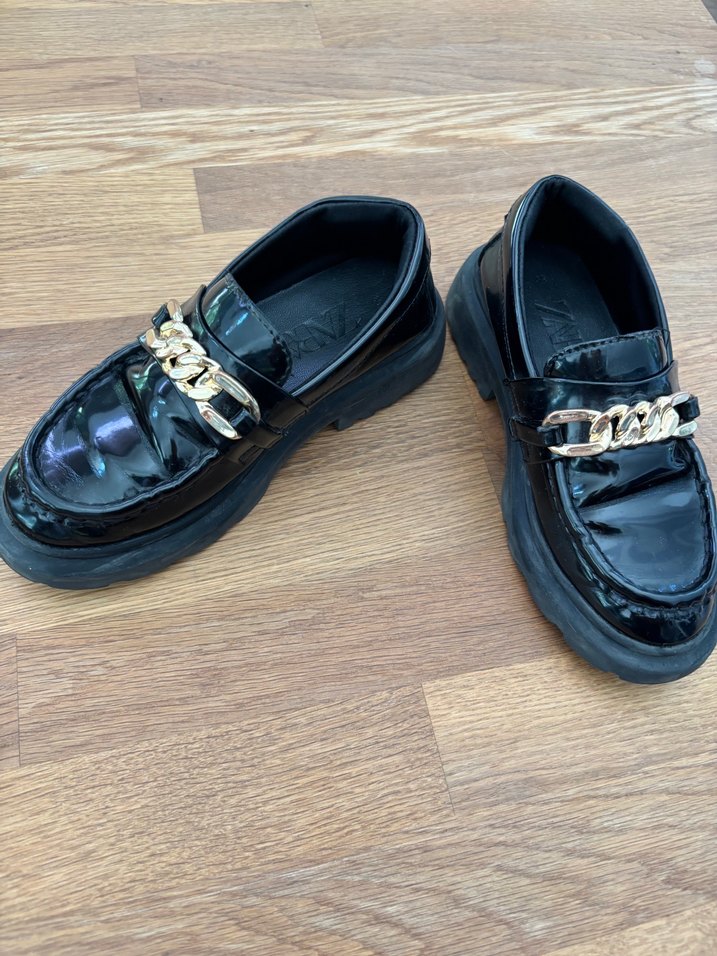 Zincir Detaylı Parlak Siyah çocuk Loafer - Görsel 3