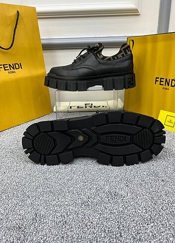 FENDİ ERKEK AYAKKABISI 