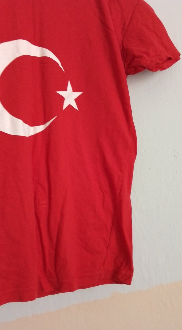 Kırmızı Baskılı bayrak  Tişörtü - Görsel 4