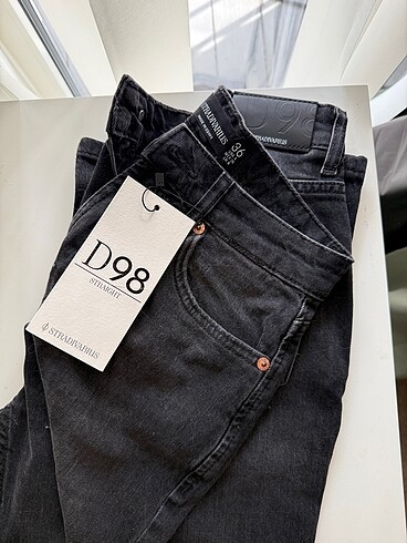 D98 jeans