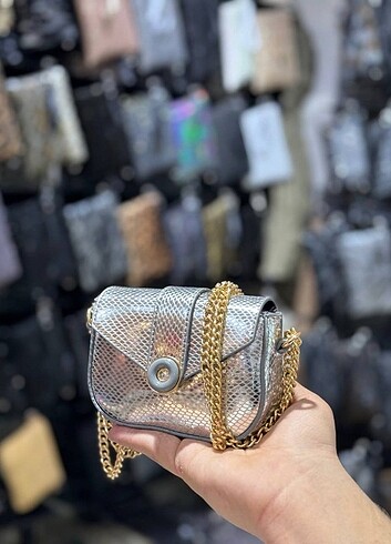 Beden altın Renk mini taşlı abiye çanta ölçü 15*10 cm