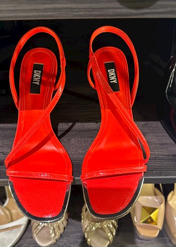 DKNY Turuncu Parlak  İnce Topuklu Kadın Ayakkabı - Görsel 4