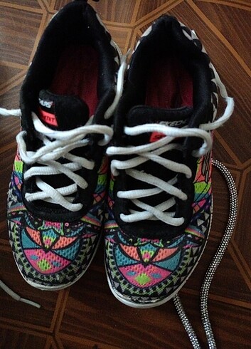32 Beden Skechers 