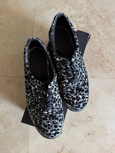 38 Beden Leopar desenli sneaker