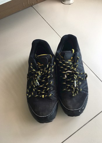 Siyah Spor Ayakkabı ve Sarı Siyah Bağcıklı,Lumberjack marka