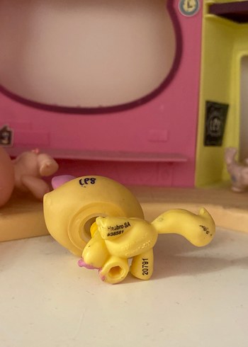  Beden Renk Sarı Pastel Tonlu Aksiyon Figürü