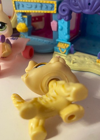 Sarı Pastel Renkli Mini Köpek Figürü