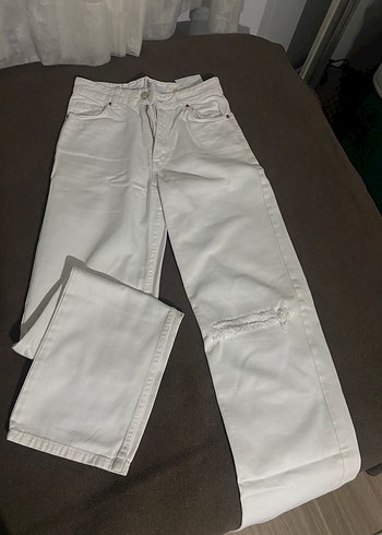 Bershka Beyaz Rahat Kesim Denim Jean
