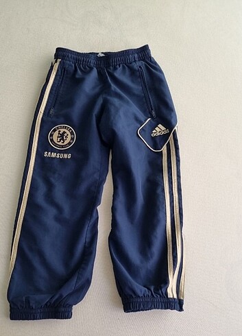 5 Yaş Beden lacivert Renk ORJINAL ADIDAS CHELSEA TAKIM