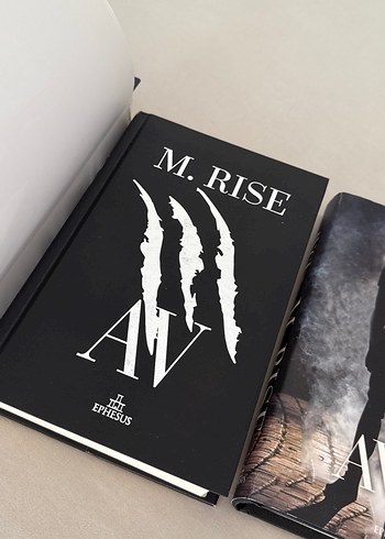 Beden M.L. Risi Üç Kitap Seti: Av, Çatlak, Nokta