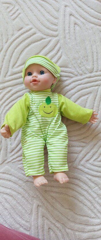 Oyuncak bebek