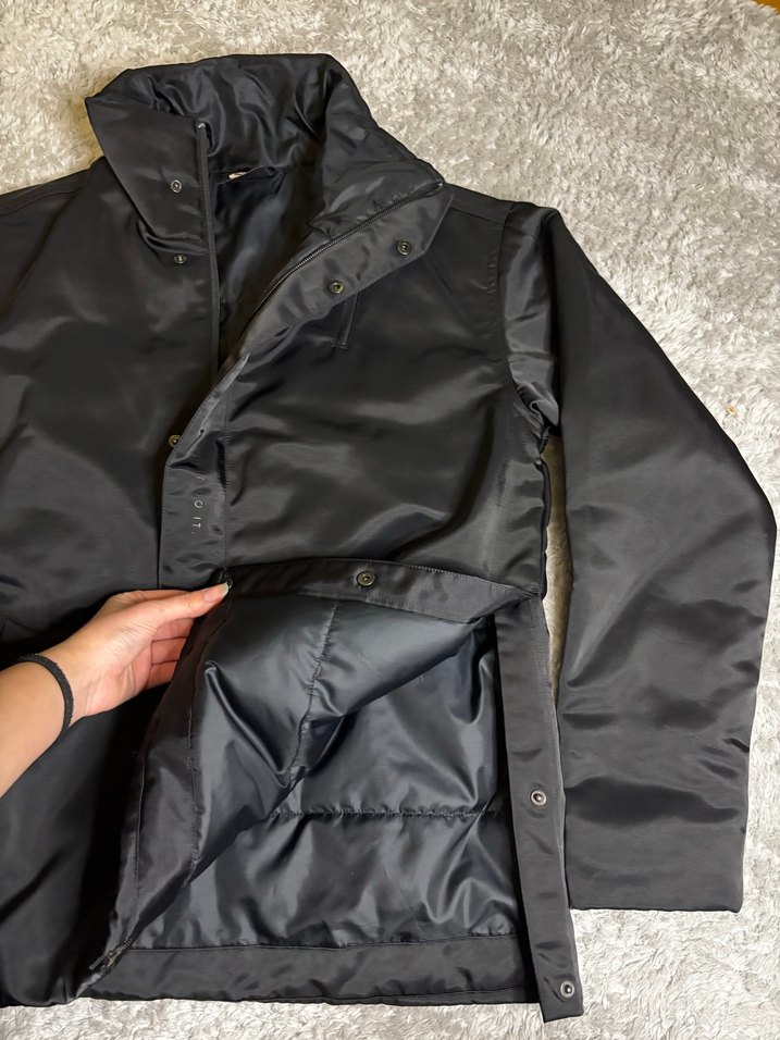 Nike Siyah Rüzgarlık Mont - Görsel 4