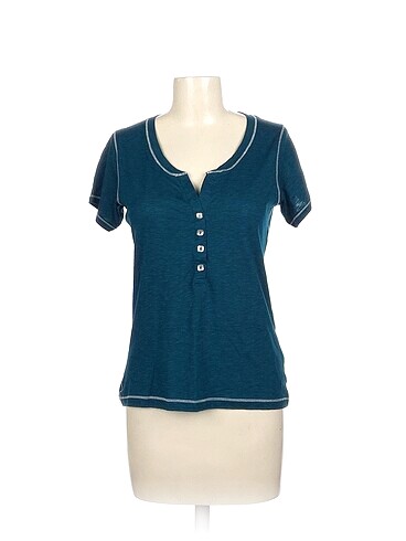 Diğer T-shirt %70 İndirimli.