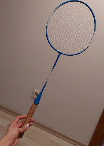 Çantalı badminton raketi