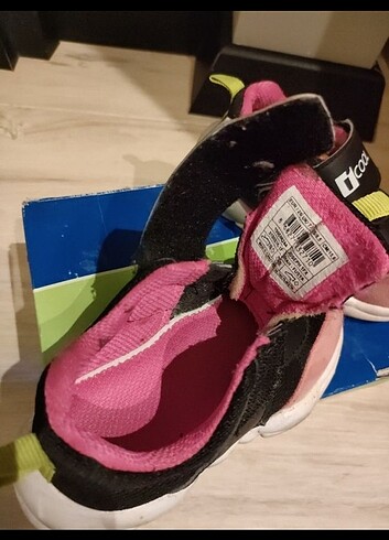 25 Beden Spor ayakkabı 