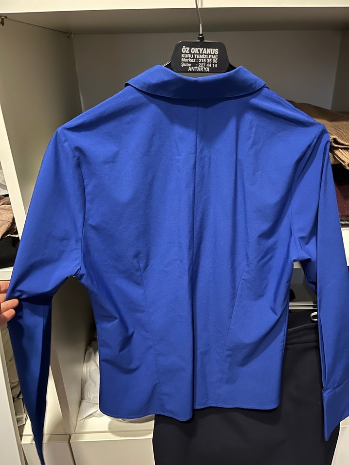 Mavi Düğmeli Uzun Kollu Kadın Gömlek - Görsel 3