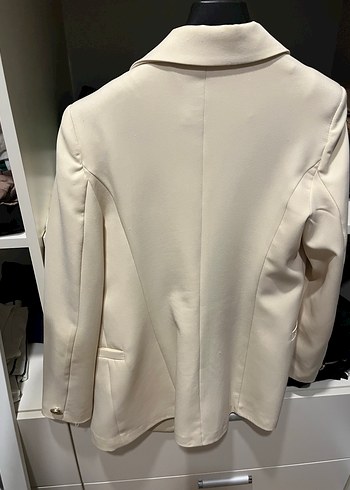 Düğmeli Kısa Beyaz Kadın Blazer Ceket - Görsel 3