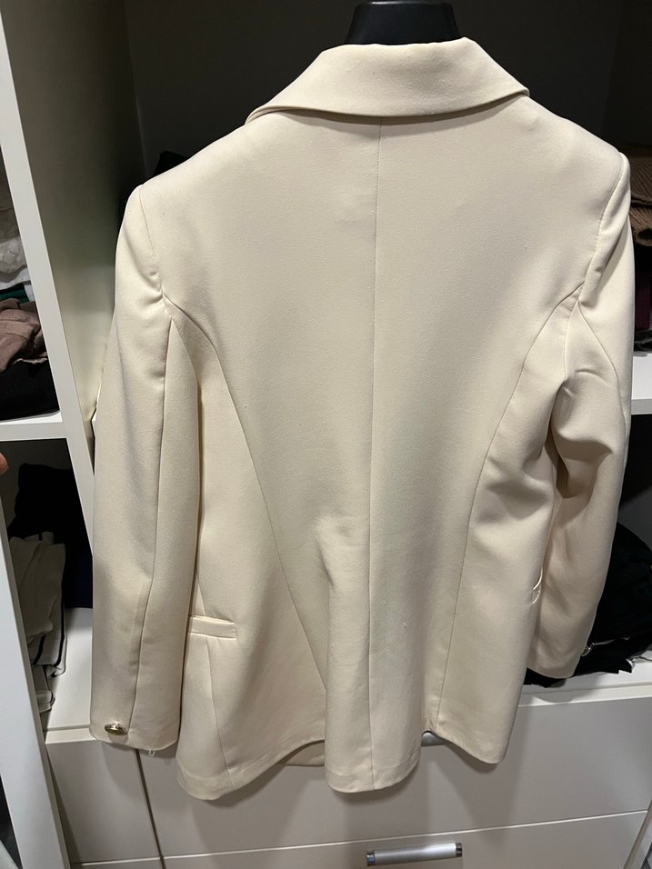 Düğmeli Kısa Beyaz Kadın Blazer Ceket - Görsel 3