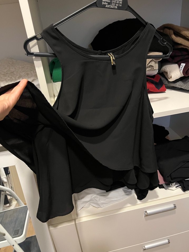 Zara siyah etek ucu katlı bluz - Görsel 4