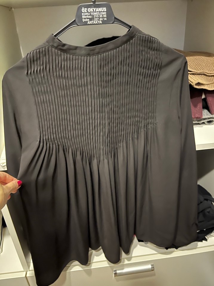 Siyah V Yaka Uzun Kollu Kadın Gömlek - Görsel 3