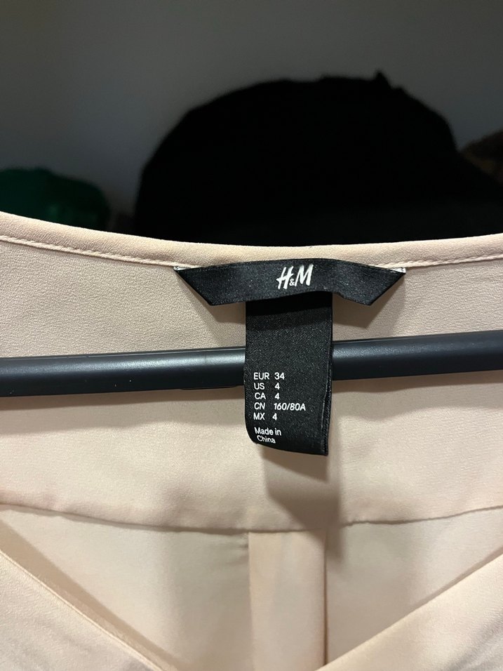 Bej V Yaka Düğmeli Kadın Gömlek - Görsel 2