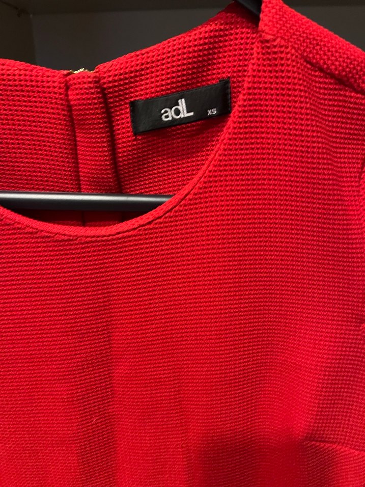 Kısa Kollu Kırmızı Midi Triko Elbise - Görsel 2