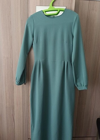 Zara Uzun mint yeşili elbise