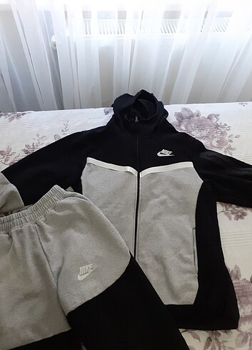 nike tech takım