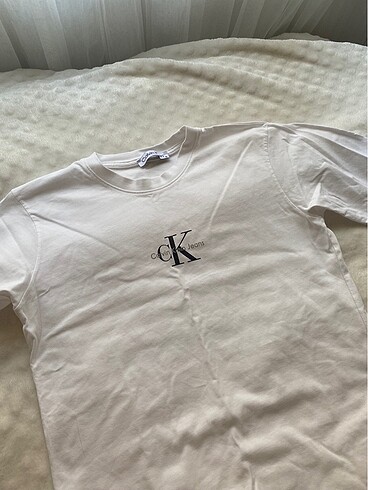 Calvin klein beyaz tshirt tişort