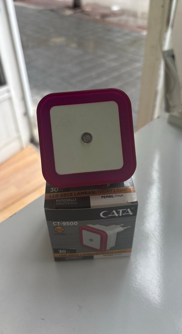 CATA CT-9500 Kırmızı LED Gece Lambası - Görsel 2