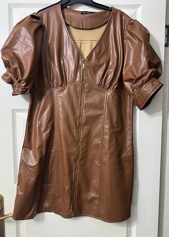 Kahverengi Parlak Deri Kemerli Midi Elbise - Görsel 3