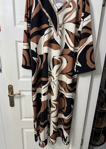 Bohem Tarz Uzun Kahverengi Batik Elbise - Görsel 2