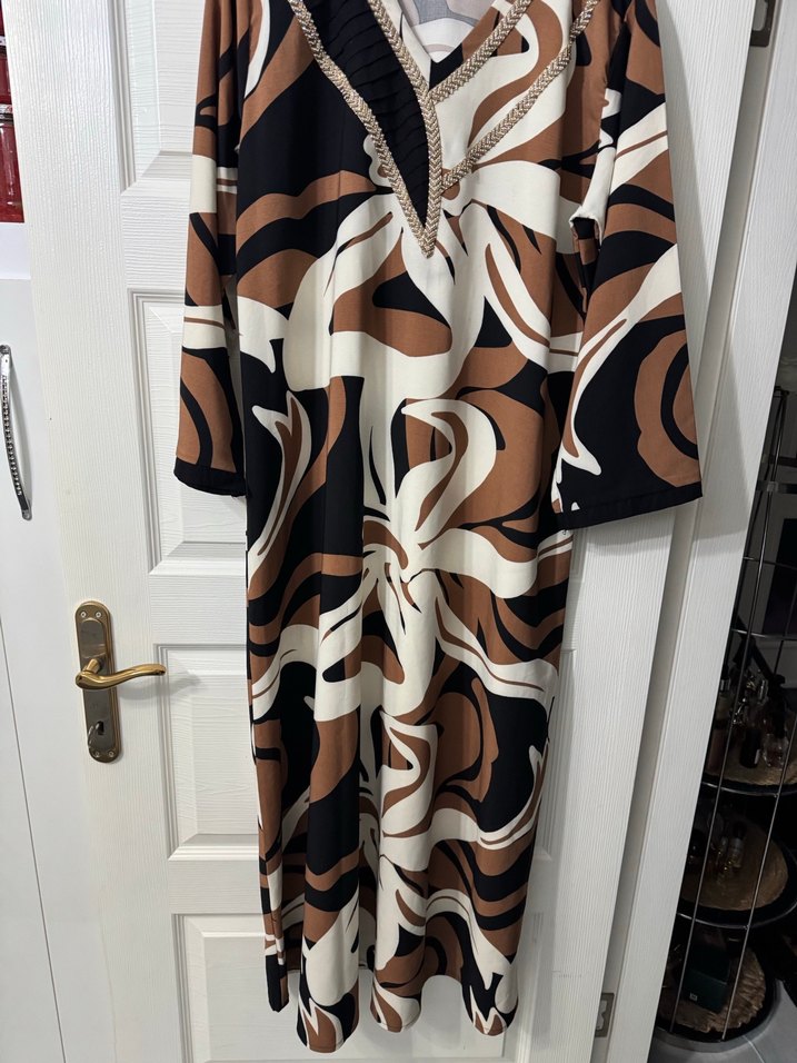 Bohem Tarz Uzun Kahverengi Batik Elbise - Görsel 2