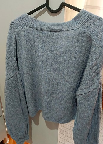 Düğmeli Gri V Yaka Kadın Hırka - Görsel 3