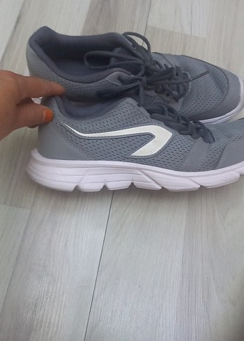 Decathlon Gri Bağcıklı Kadın Spor Ayakkabısı.sıfır ayarında.42 no