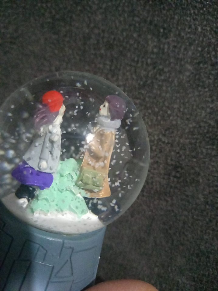 Renkli Kar Küresi Figürü minik - Görsel 2