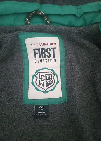 Düğmeli Kapüşonlu Erkek Çocuk Yeşil Mont - Görsel 6